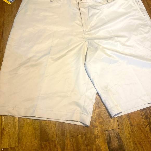 Adidas Golf ⛳️ shorts size size 40 brand new with tags Clima lite light begie - Picture 3 of 9